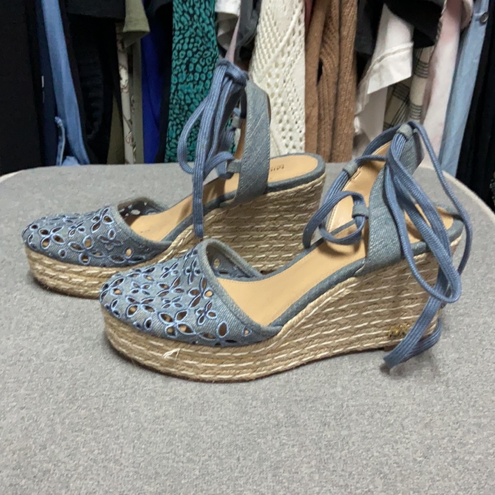Tie up Michale Kors espadrille sandals